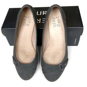 Naturalizer Flats 3 for 15 SALE CLEARANCE Dark Gray Black Size 6 runs small
